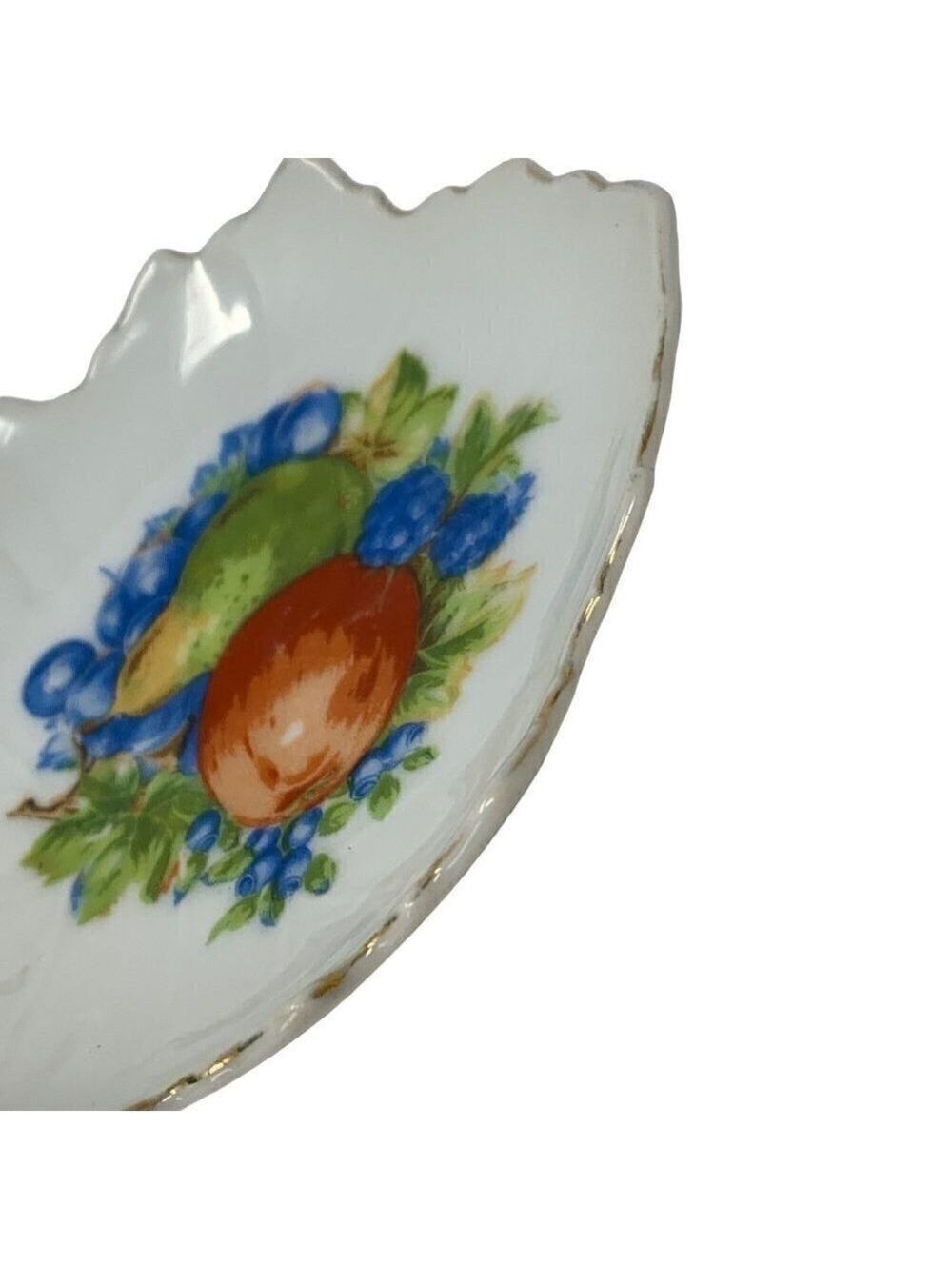 Vintage Gilded Gold Trinket Dish Plate Fruit Berries Leaf Shaped Collectible - Picture 7 of 10